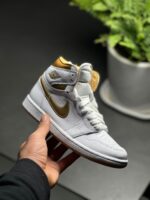 کتونی ساقدار نایکیnike jordan1-FD2596-107 سفید طلایی - Image 2